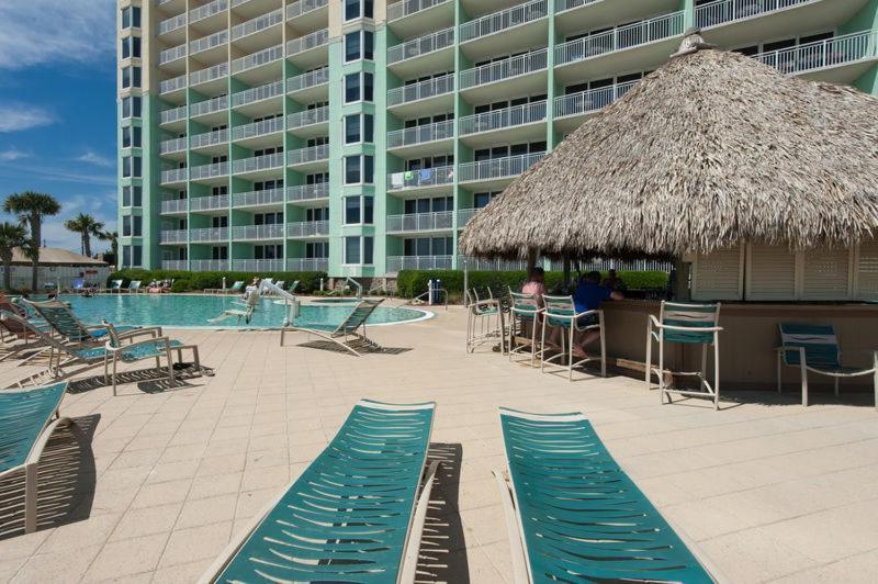 Emerald Condo-gulf Front+beach Access! Chair Service! Holiday home