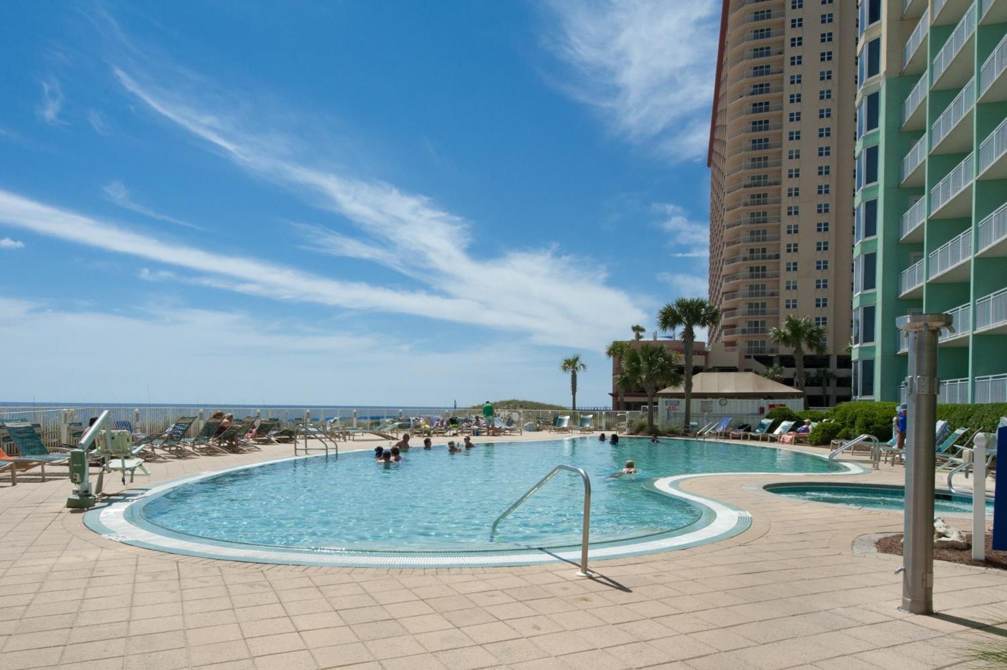 Holiday home Emerald Condo-gulf Front+beach Access! Chair Service!
