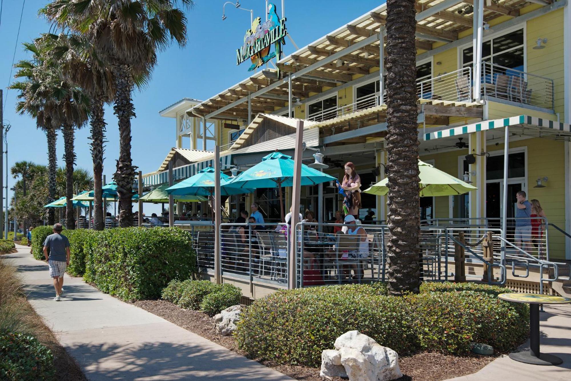 Emerald Condo-gulf Front+beach Access! Chair Service! Holiday home *