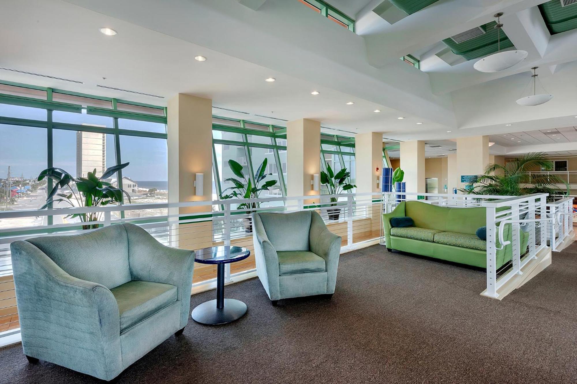 Holiday home Emerald Condo-gulf Front+beach Access! Chair Service!