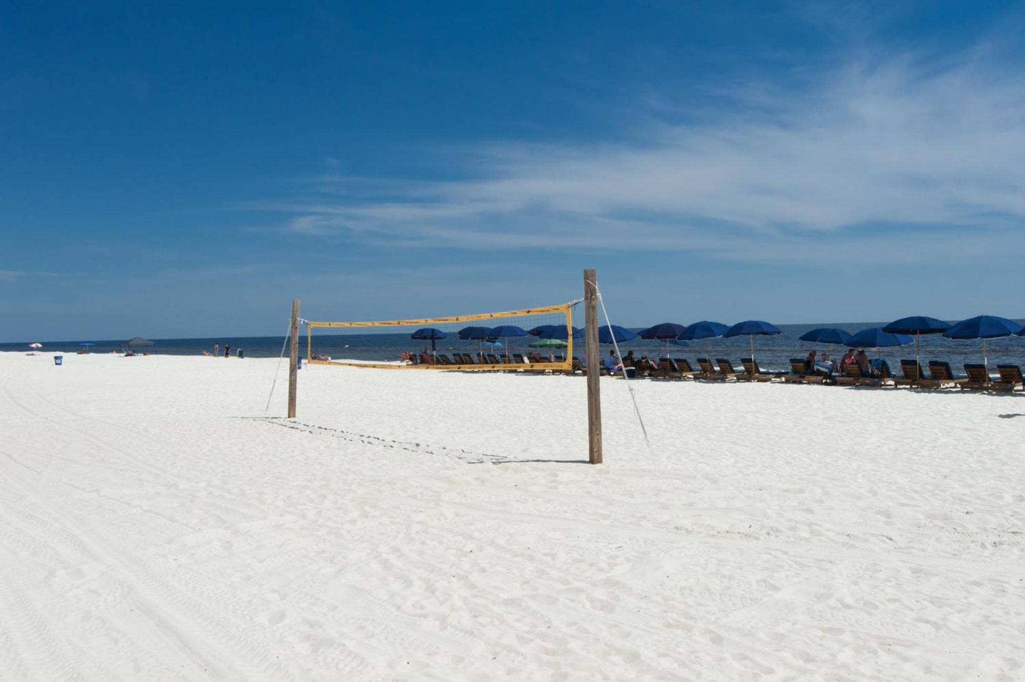 Emerald Condo-gulf Front+beach Access! Chair Service! Holiday home *